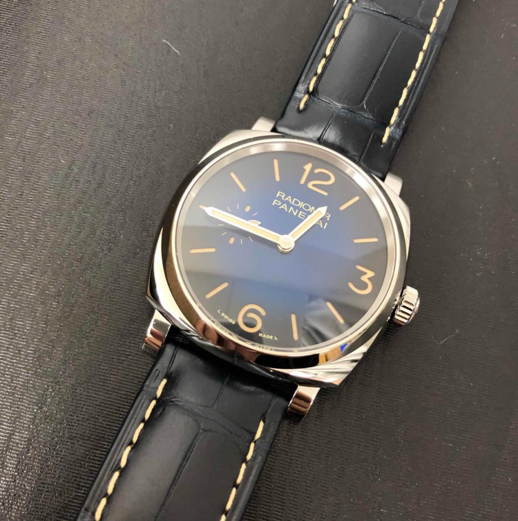 The quality fake watch has a blue dial.